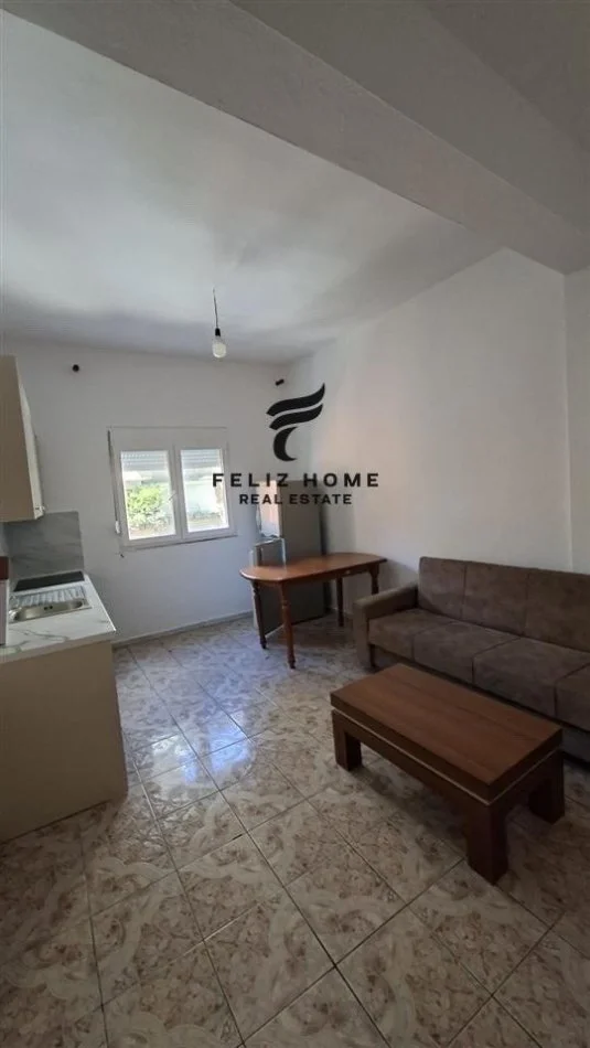 Tirane, affitto mensile appartamento 1+1 Piano 2, 90 m² 500 € (VIA DURRESIT)