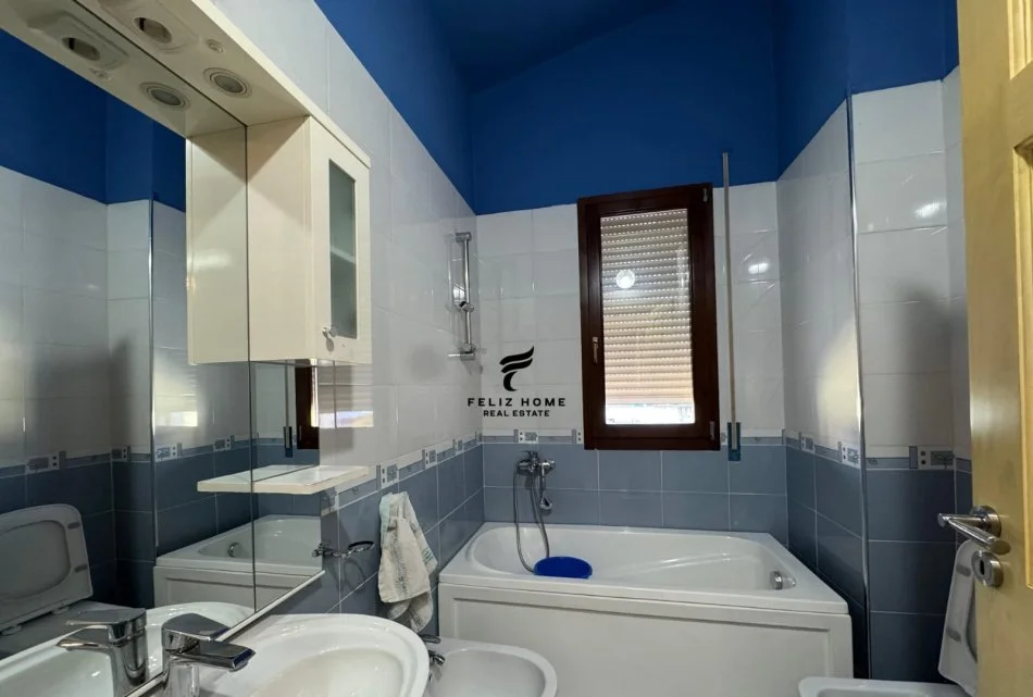 Tirane, affitto appartamento 2+1 Piano 5, 200 m² 800 € (KOPSHTI BOTANIK)