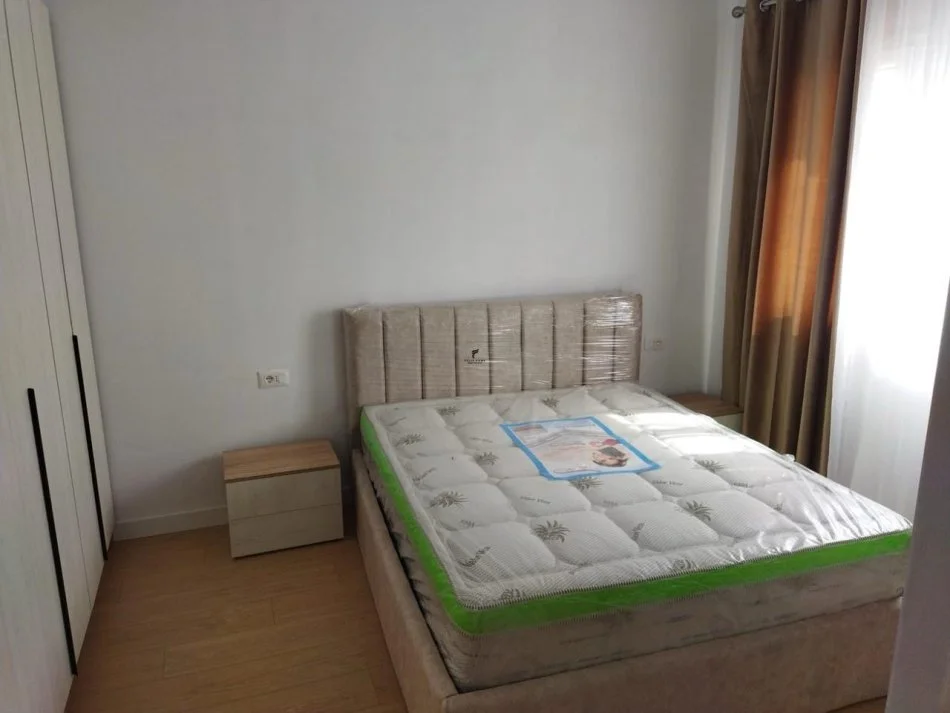 Tirane, affitto appartamento 2+1+Balcone Piano 8, 95 m² 700 € (ISTITUTO AVIATION)