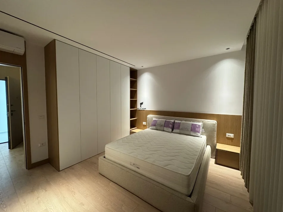 Tirane, affitto appartamento 1+1 al terzo piano, 68 m², 950 € (COMUNE DI PARISIT)