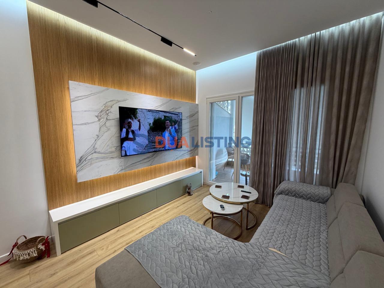 Apartament 2+1+ post parkimi me Qira, Kopshti Botanik!