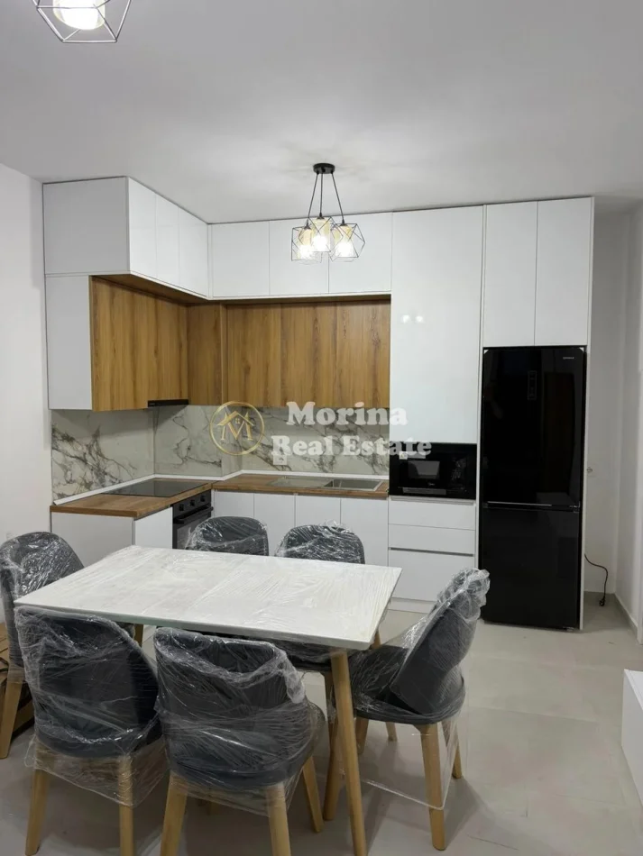 Tirane, jepet me qera apartament 2+1 Kati 5, 90 m² 600 € (Rruga 5 Maji)