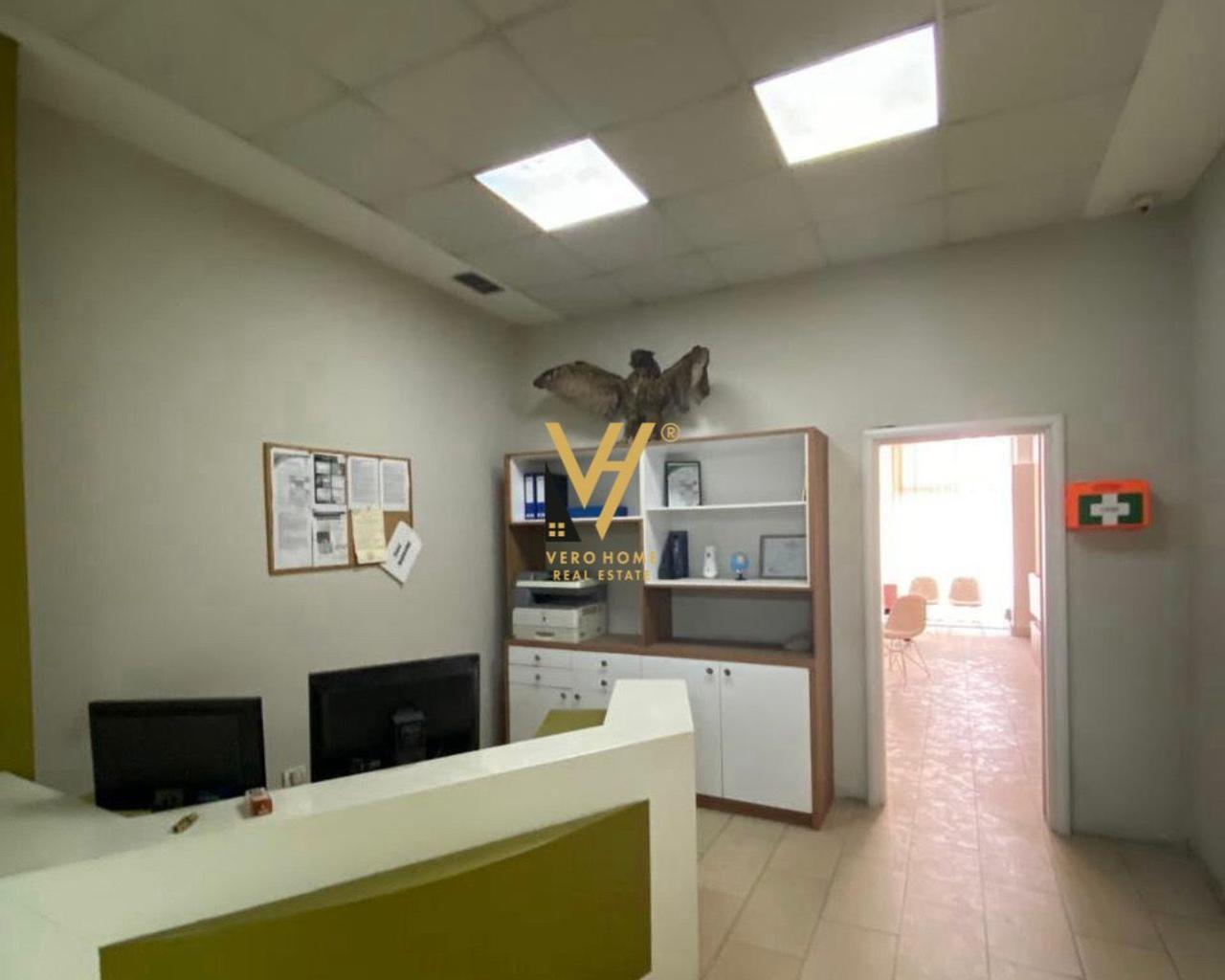 JEPET ZYRE 60 M2 ME QIRA TE RRUGA E KAVAJES 1.200 EURO