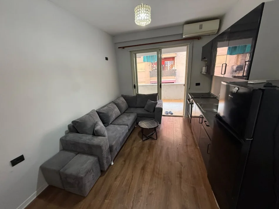 Tirane, affitto appartamento 1+1 Piano 2, 60 m² 400 € (Rrethi Astir)
