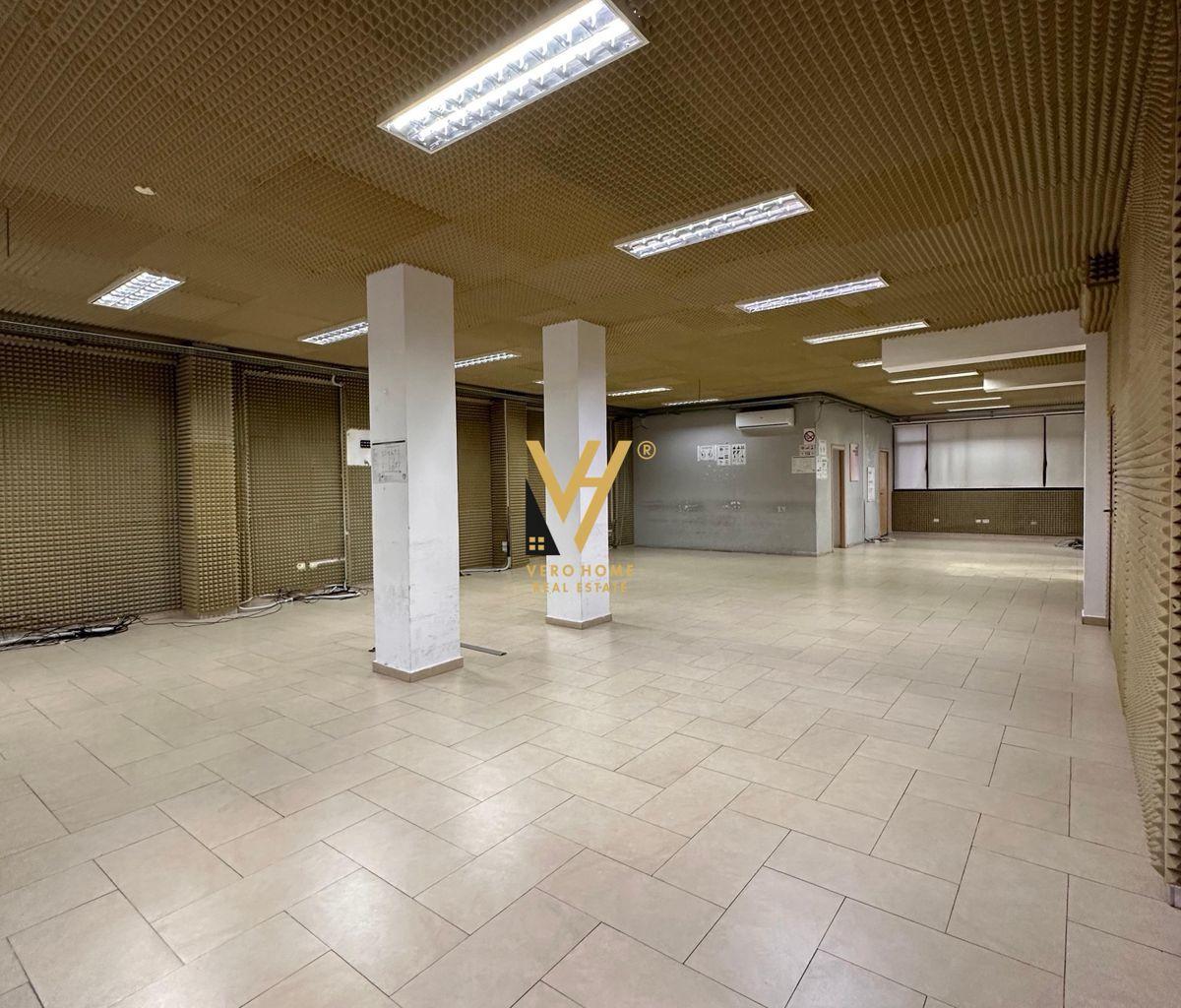 JEPET ZYRE 350 M2 ME QERA TE QYTET STUDENTI 3.000 EURO