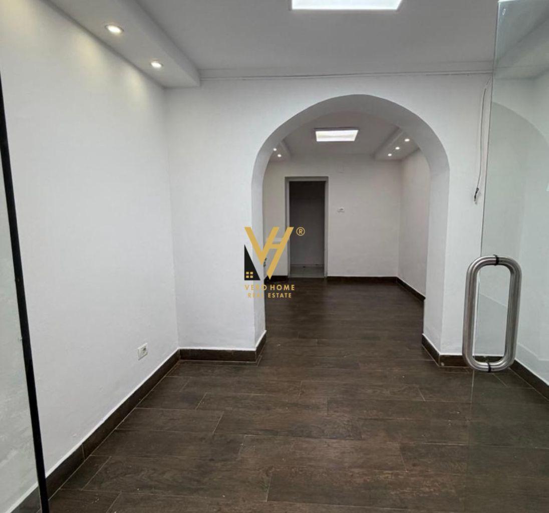 FOR RENT 45 m2 OFFICE NEAR WILLSON SQUARE 70,000 LEK