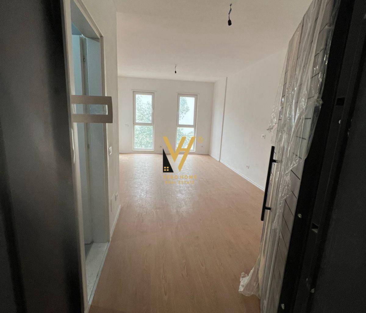 JEPET ZYRE 56 M2 ME QERA TE UNIVERS CITY 380 EURO