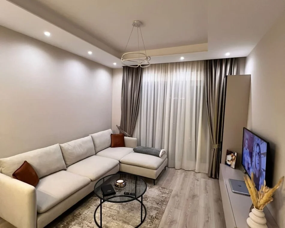 Tirane, affitto appartamento 2+1 Piano 6, 80 m² 800 € (21 DICEMBRE)