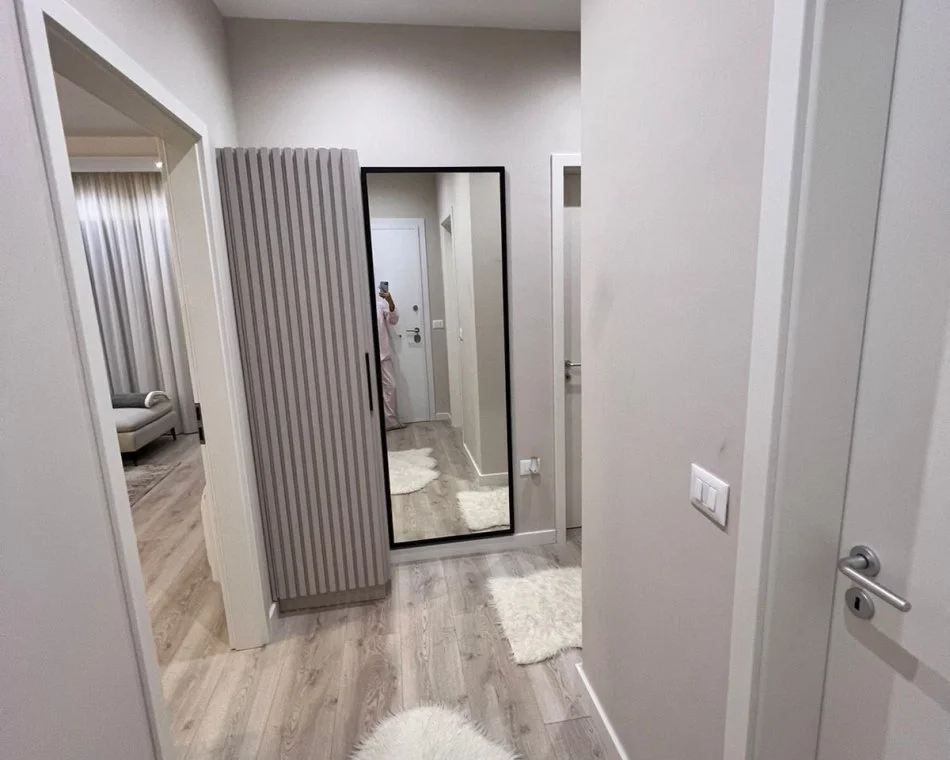 Tirane, affitto appartamento 2+1 Piano 6, 80 m² 800 € (21 DICEMBRE)