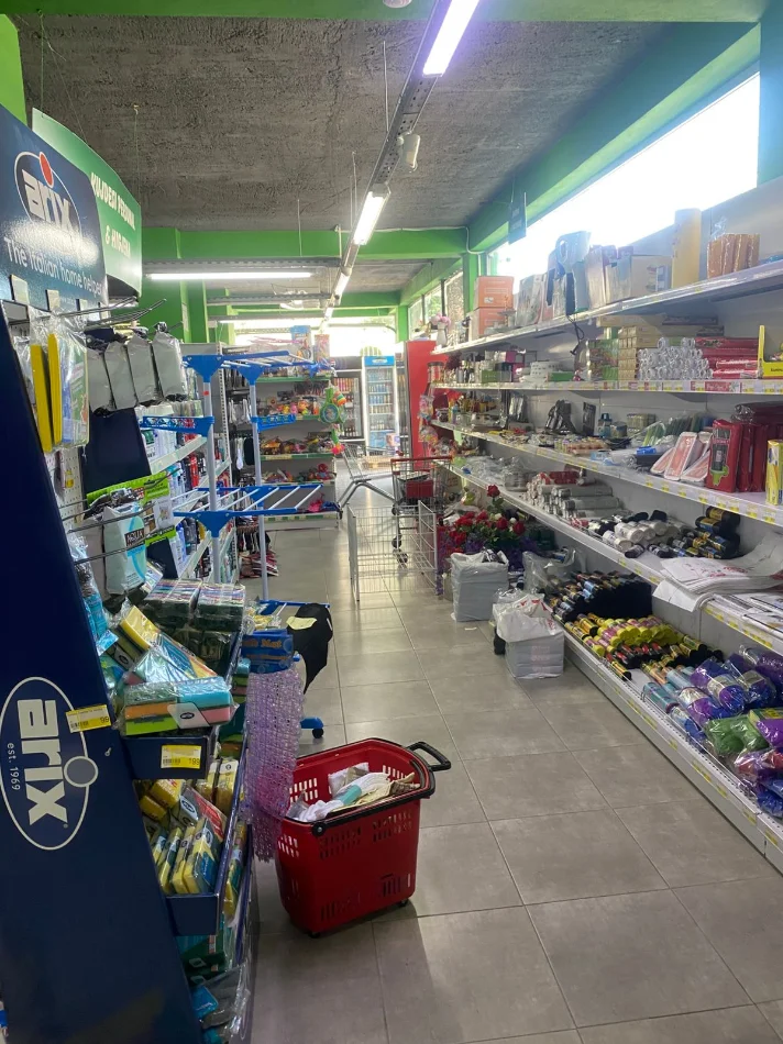 Tirane, vendita locale commerciale Piano 1, 560 m² 75.000 € (Kodra e Diellit)