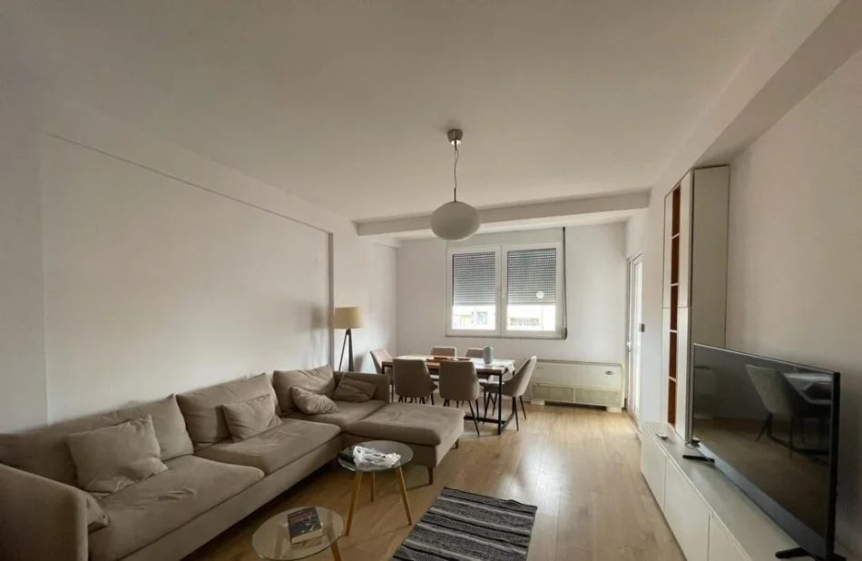 Tirane, affitto appartamento 2+1 al primo piano, 120 m², 620 € (DON BOSKO)