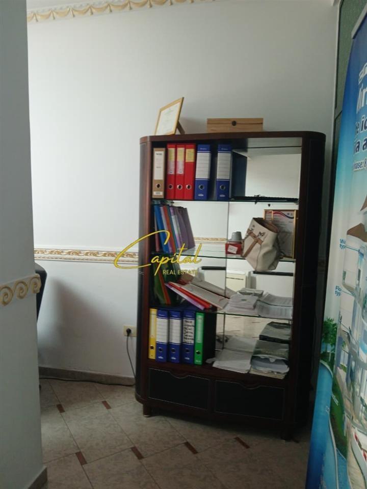AMBIENT BIZNESI ME QERA 40 M2 21 DHJETORI 450 EURO