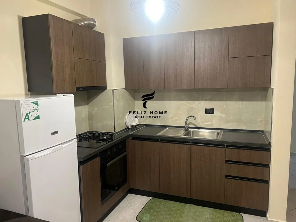 Tirane, affitto appartamento 1+1 Piano 4, 65 m² 470 € (ASTIR)