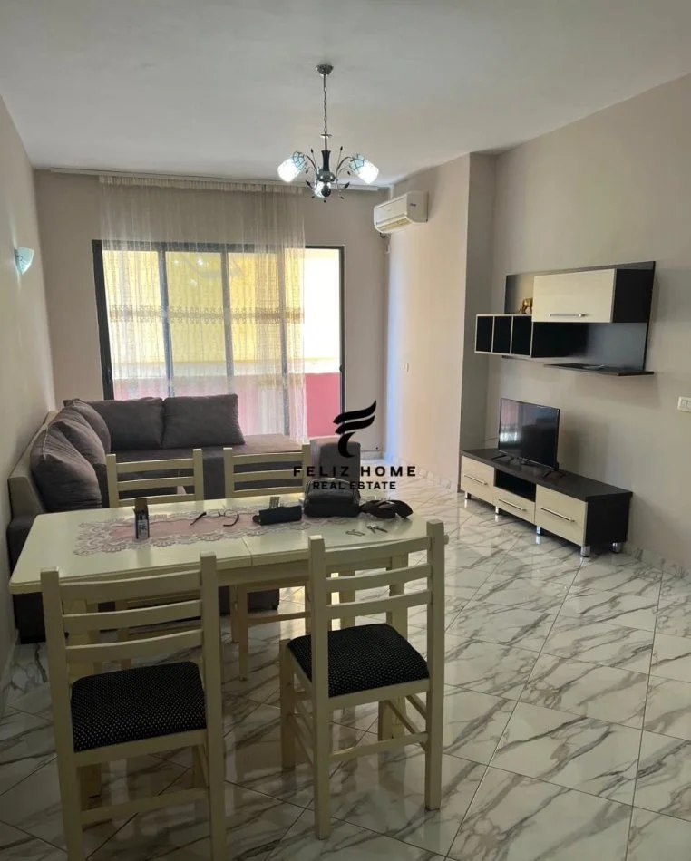 Tirane, affitto appartamento 2+1+Balcone Piano 7, 100 m² 500 € (YBESERISHT)