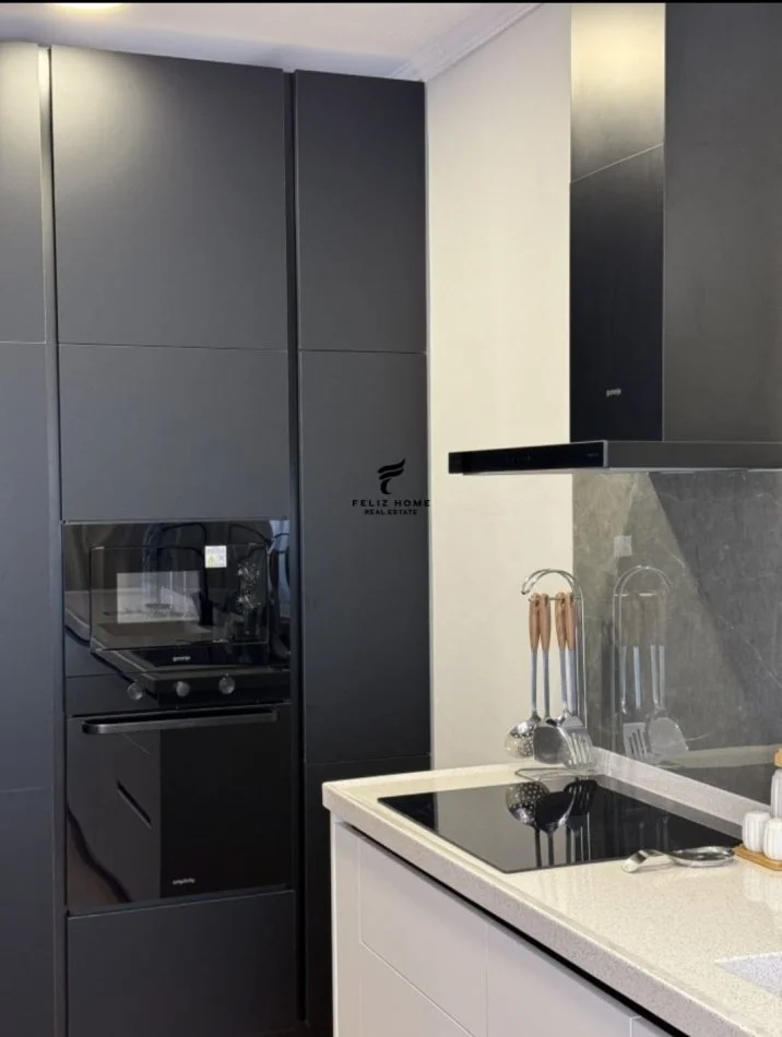 Tirano, affitto appartamento 2+1+Balcone Piano 3, 145 m² 1.400 € (VIA DI DURRESIT)