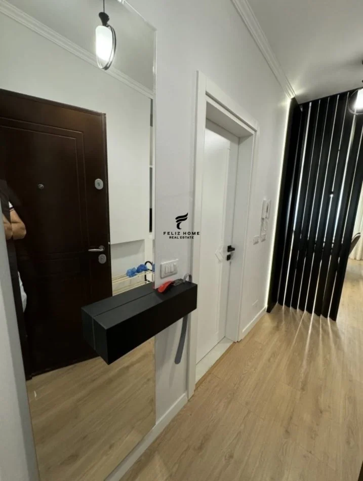 Tirano, affitto appartamento 2+1+Balcone Piano 3, 145 m² 1.400 € (VIA DI DURRESIT)
