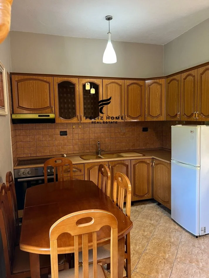 Tirano, affitto appartamento 2+1+Balcone Piano 2, 121 m² 700 € (YBERRISHT)