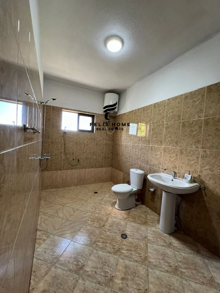 Tirano, affitto appartamento 2+1+Balcone Piano 2, 121 m² 700 € (YBERRISHT)