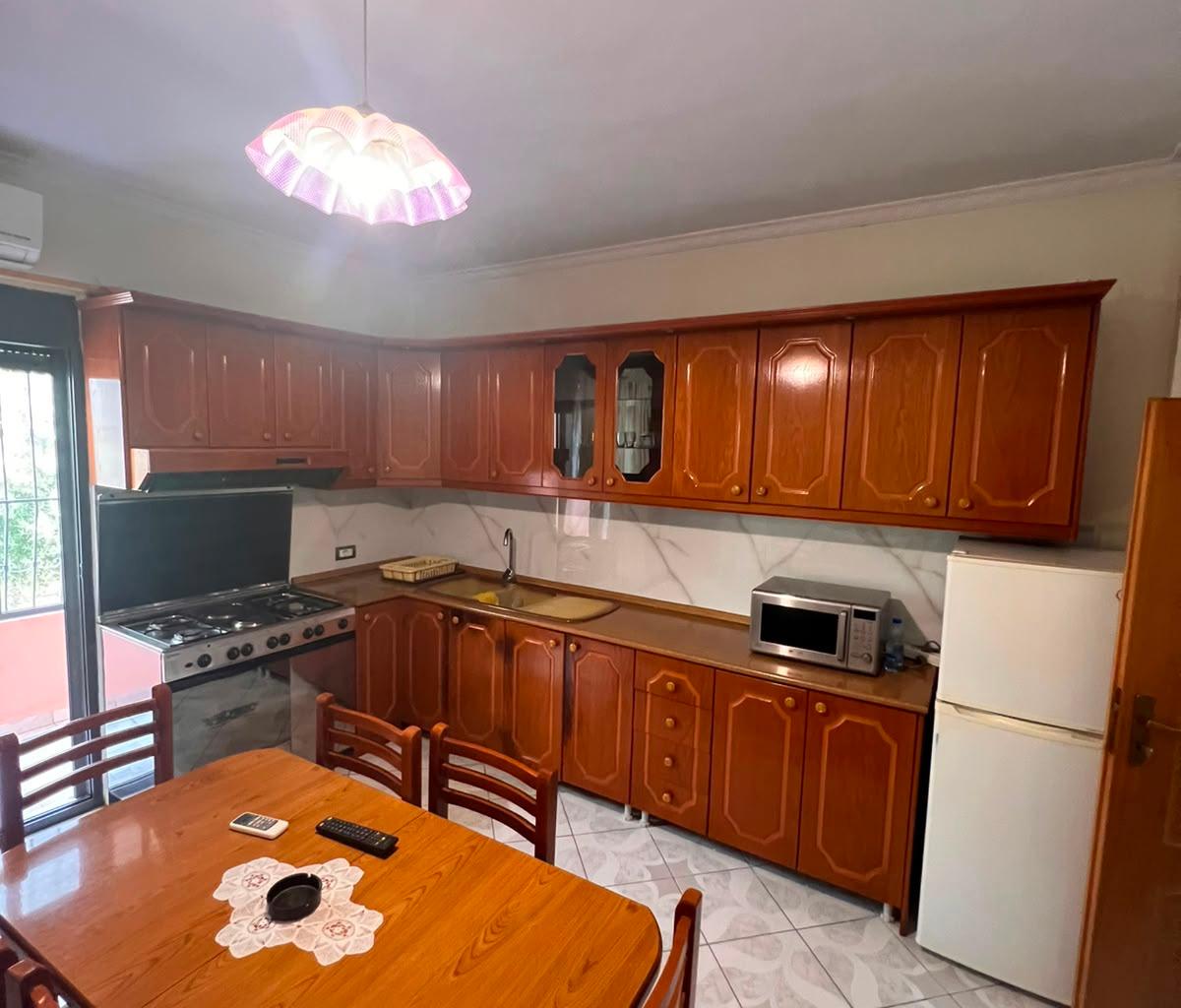 JEPET ME QERA APARTAMENT 2+1 – 105 m² | STACIONI I PARË, PLA