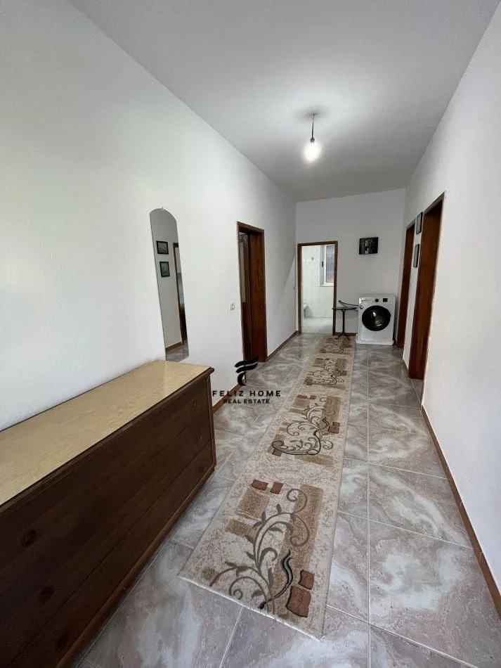 Tirane, affitto appartamento 2+1+Balcone Piano 1, 110 m² 500 € (SPITALI AMERIKAN 2)