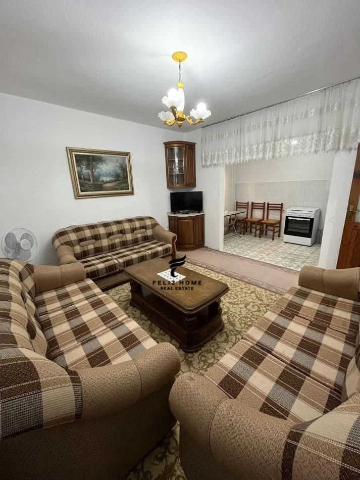 Tirane, affitto appartamento 2+1+Balcone Piano 1, 110 m² 500 € (SPITALI AMERIKAN 2)