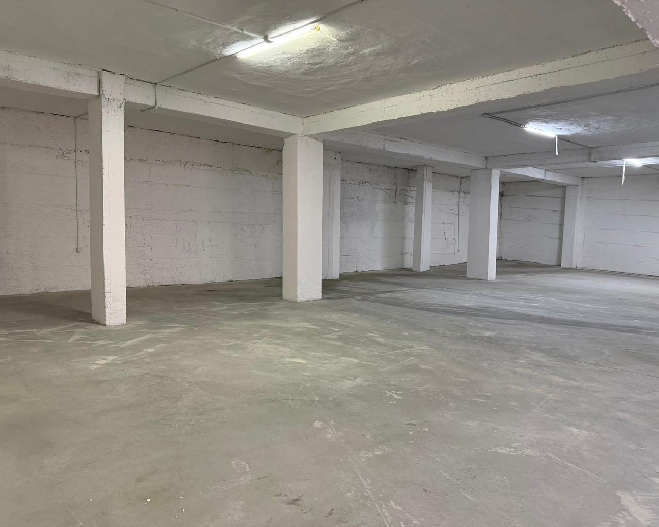 Ground Floor Store, For Rent, 480m2 near News 24 and ISH Tractor Factory