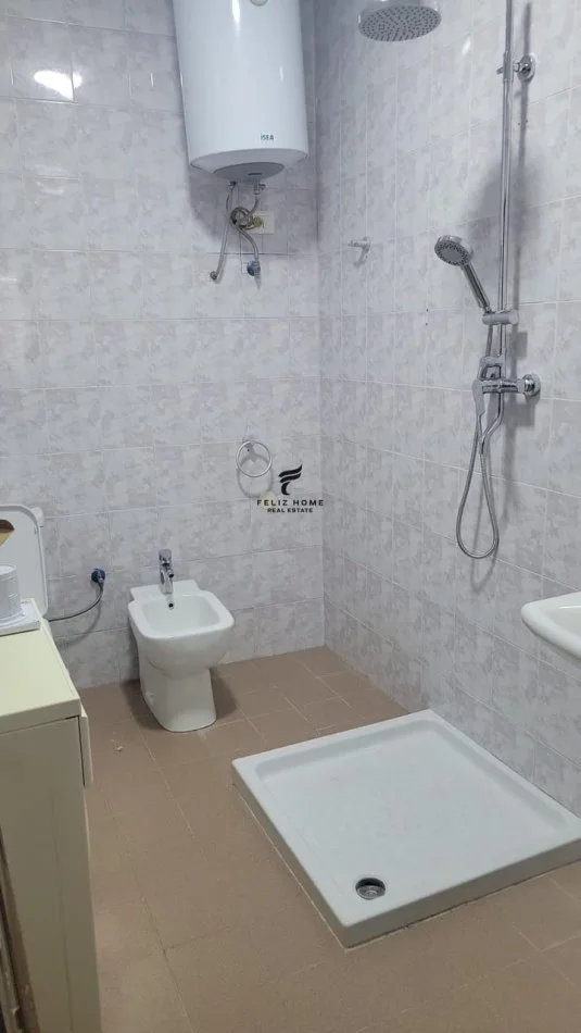 Tirane, affitto appartamento 1+1 Piano 1, 60 m² 40.000 € (BRRYL)