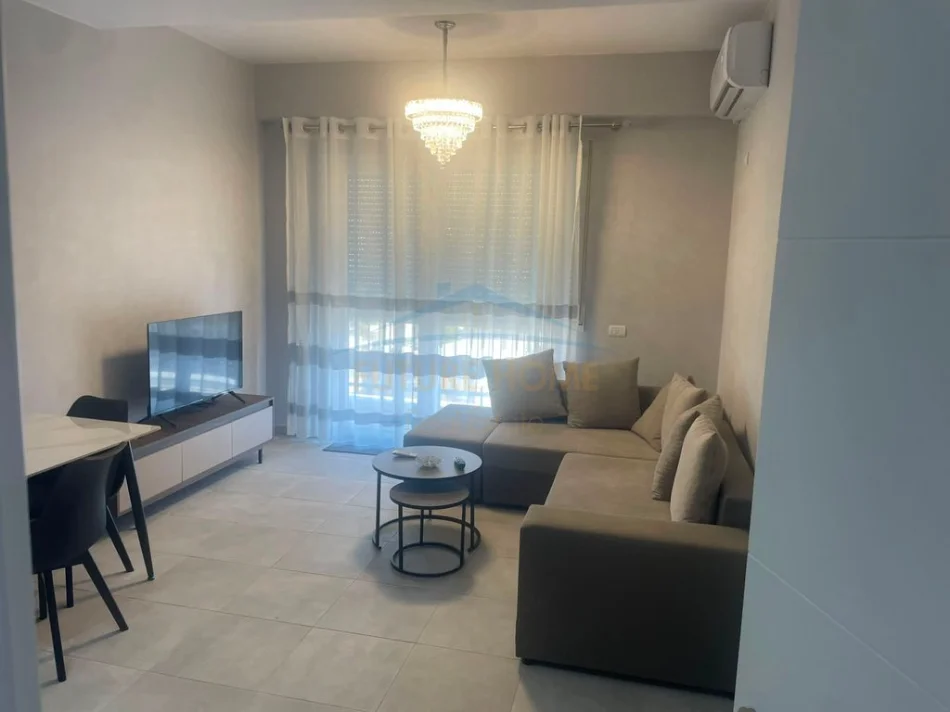 Tirane, jepet me qera apartament 2+1+2+PARKIM, Kati 7, 101 m² 700 € (MARTENITETI I RI , TIRANE)