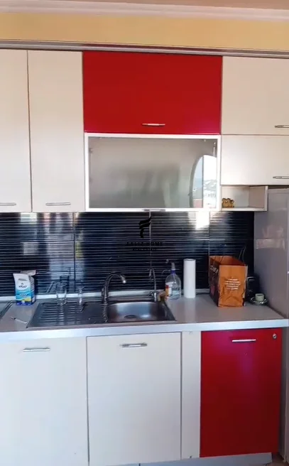 Tirane, affitto appartamento 3+1 Piano 11, 100 m² 800 € (VIA KAVAJES)