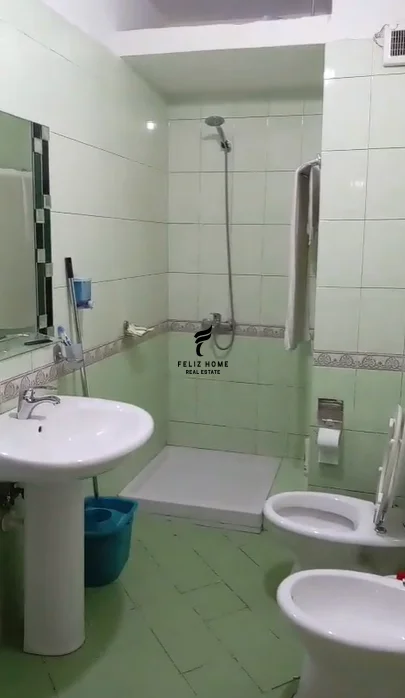 Tirane, affitto appartamento 3+1 Piano 11, 100 m² 800 € (VIA KAVAJES)