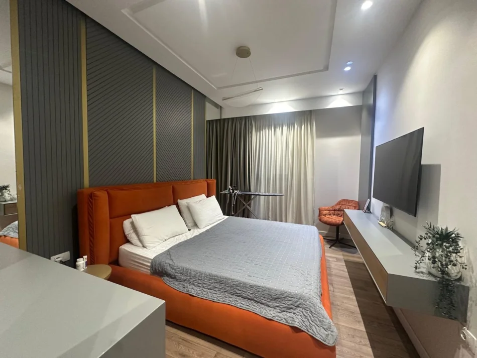 Tirane, 3+1 Apartment for Rent, 4th Floor, 167 m², €2,300 (Rruga e Kosovareve)
