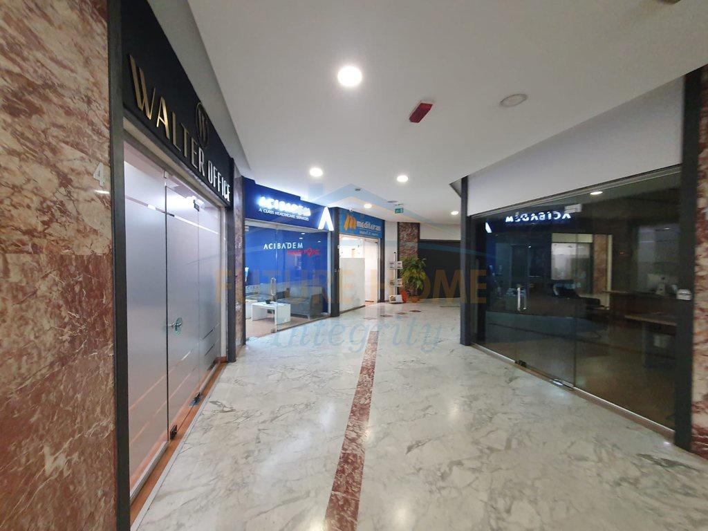 0683487469 Vendita, Ambiente Commerciale, Centro, Tirana