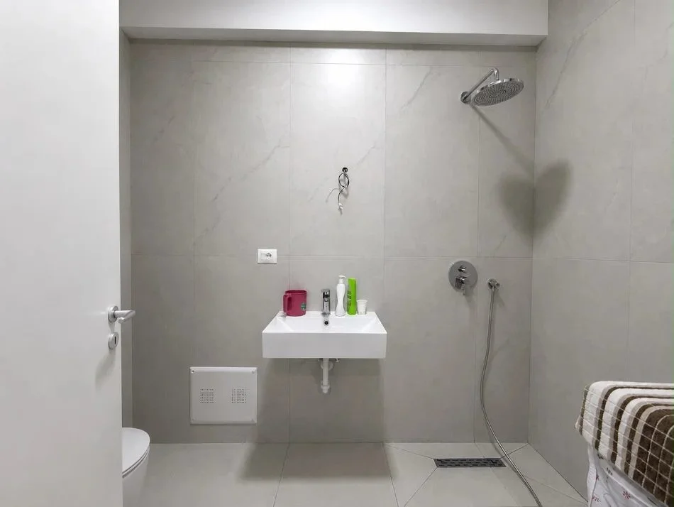 Tirana, affitto appartamento 1+1 Piano 1, 55 m² 400 € (Residenza Oxa)