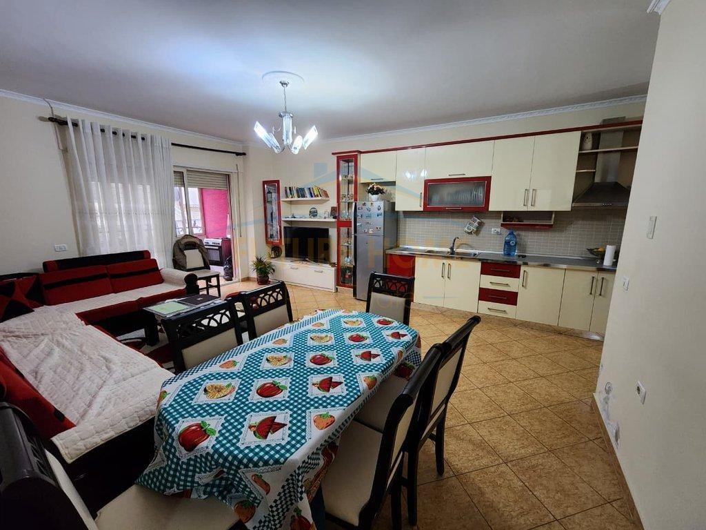 In vendita, Appartamento 2+1, Giardino Zoologico, Tirana