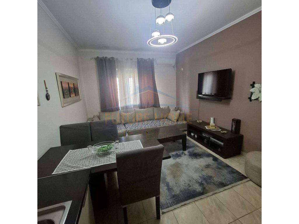 Shitet, Apartament 2+1, Rruga Astrit Losha