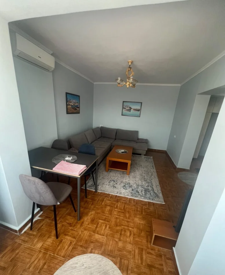 Tirane, Apartment 1+1 for Rent, 5th Floor, 56 m², 450 € (Xhamlliku)