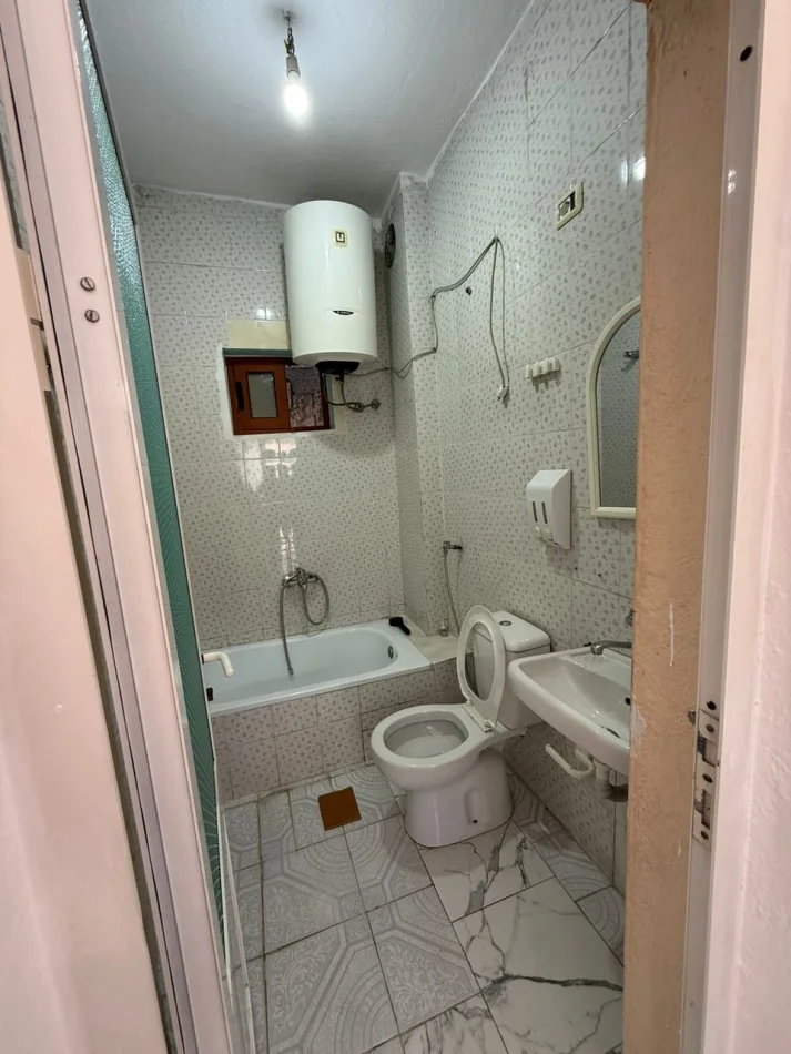 Tirane, affitto appartamento 1+1 Piano 1, 70 m² 450 € (Selvia)