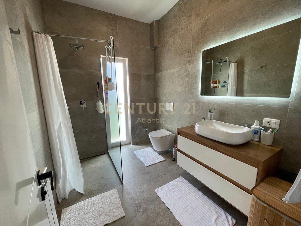 Super 3-Storey Villa for Sale on the Beach, Durrës – Near Rrota e Kuqe