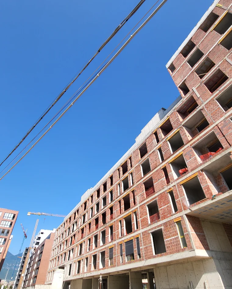 Tirana, Apartment for Sale 2+1 + Kitchen + Balcony, 5th Floor, 130 m², €269,000 (Bulevardi i Ri)