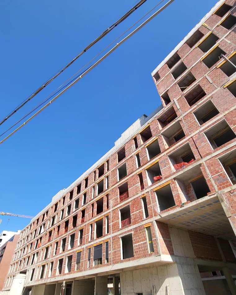 Tirana, Apartment for Sale 2+1 + Kitchen + Balcony, 5th Floor, 130 m², €269,000 (Bulevardi i Ri)