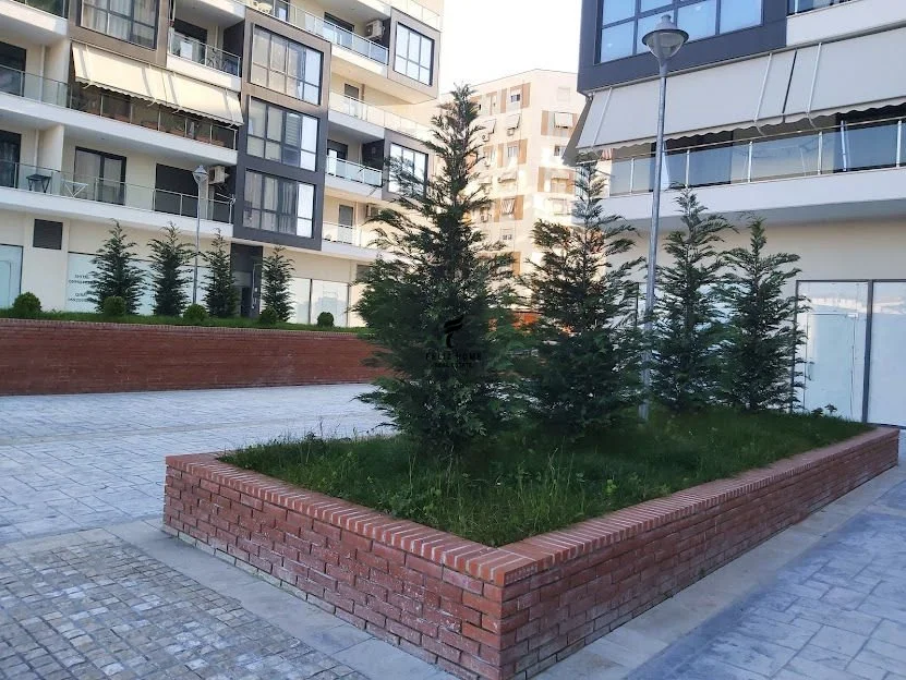 Tirane, for Sale: 2+1 Apartment, 3rd Floor, 84 m², €240,000 (RRUGA NDRE MJEDA)