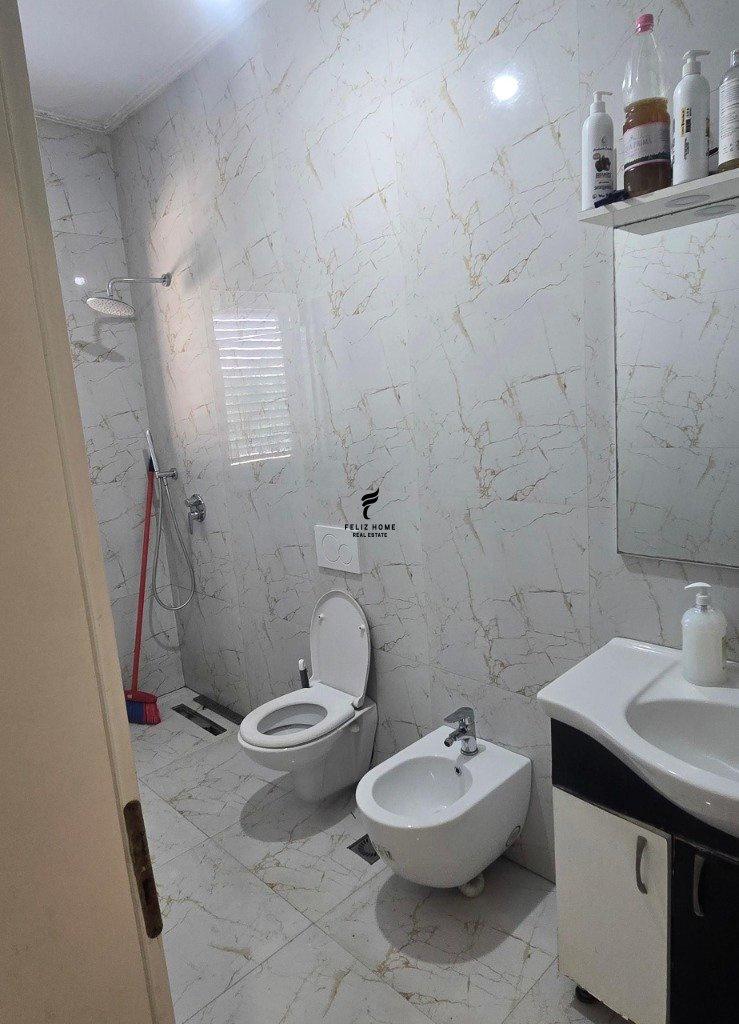 Villa di lusso con cortile, 2 piani, prezzo 1.500 euro FH-77891