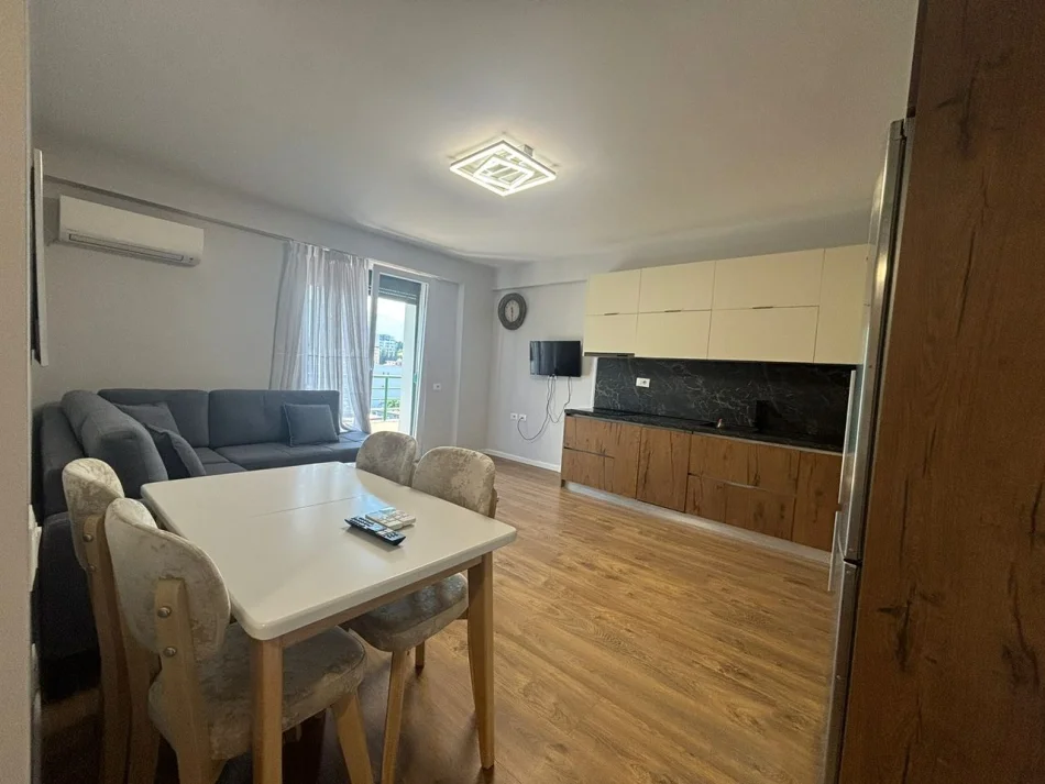 Tirane, furnished 1+1 apartment for rent, 6th Floor, 70 m², €520 (Rruga 5 Maji)