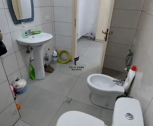 Tirane, vendesi monolocale 1+1 Piano 2, 53 m² 78.000 € (RISTORANTE FRESKU)