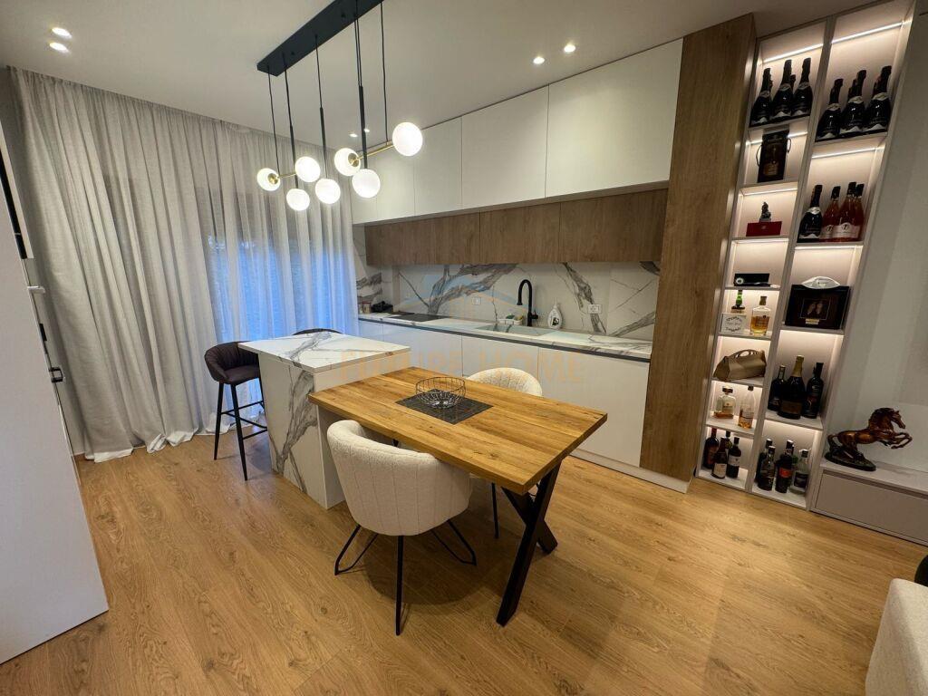 Affitto, Villa su 3 piani, TEG, Tirana