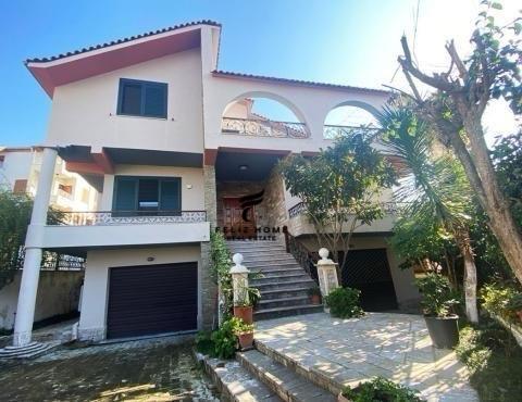 SHITET VILE PRIVATE 468 M2 RRUGA ELBASANIT 465.000 EURO