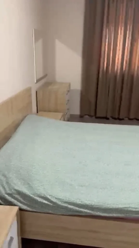 Tirane, affitto appartamento 2+1 Piano 4, 100 m² 650 € (Via Xhanfize Keko)