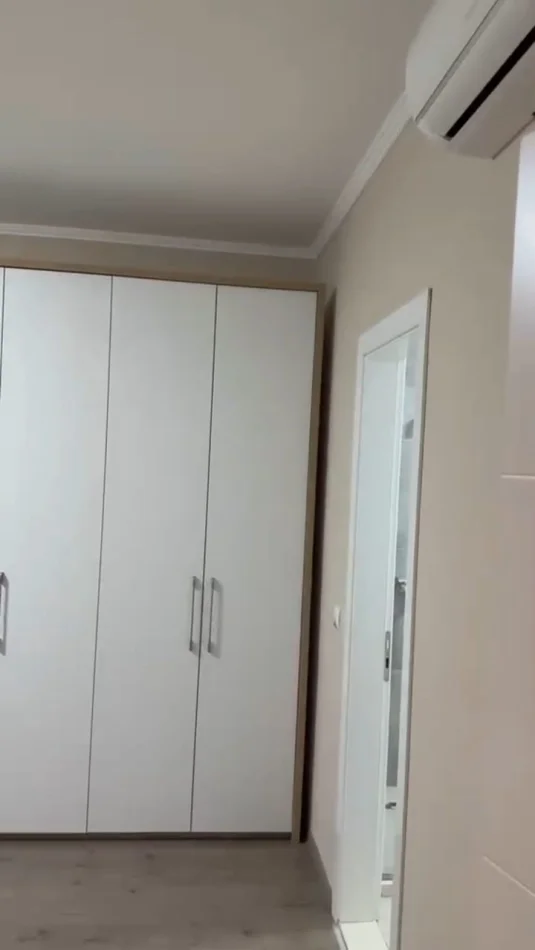 Tirane, affitto appartamento 2+1 Piano 4, 100 m² 650 € (Via Xhanfize Keko)