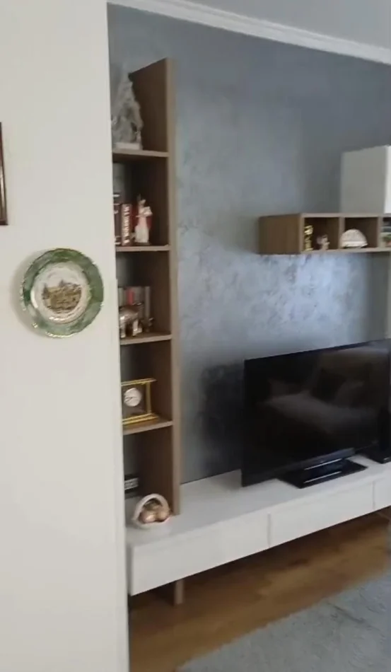 Tirane, vendesi appartamento 2+1 Piano 3, 105 m² 315.000 € (Liqeni i Thatë)
