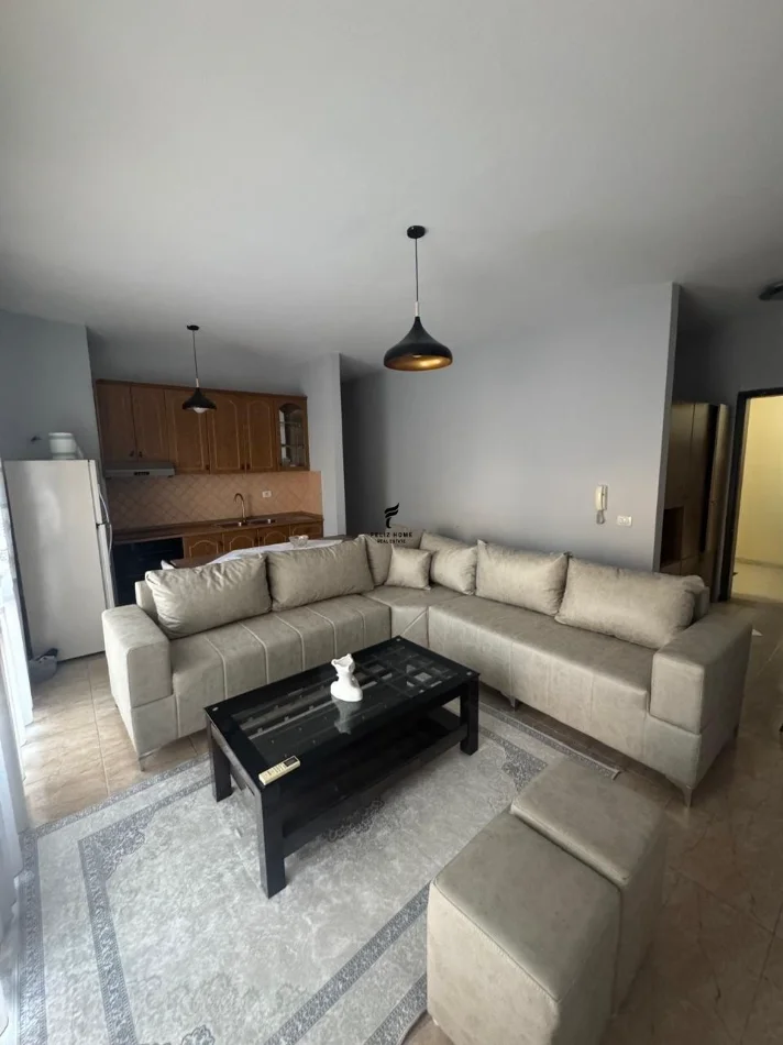Tirane, jepet me qera apartament 1+1 Kati 8, 75 m² 500 € (DON BOSKO)